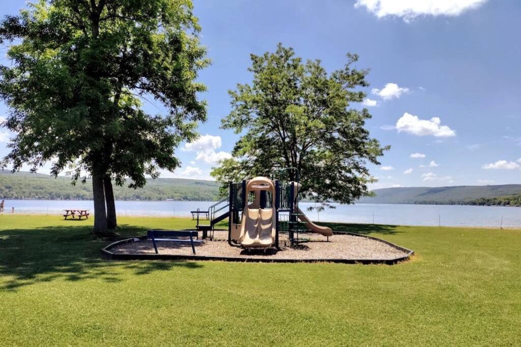 The Modern Forge Ny, Honeoye Lake Eksteriør billede